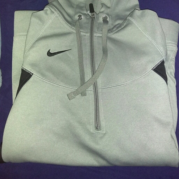 This is beautiful nike sports/running jacket. - Picture 2 of 2